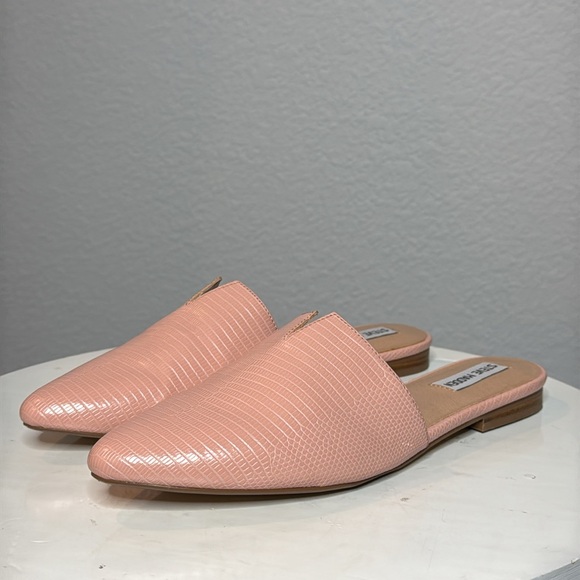STEVE MADDEN ALLY SNAKE EMBOSSED POINTED TOE BLUSH PINK SLIP ON MULES **NWT** - Picture 4 of 12